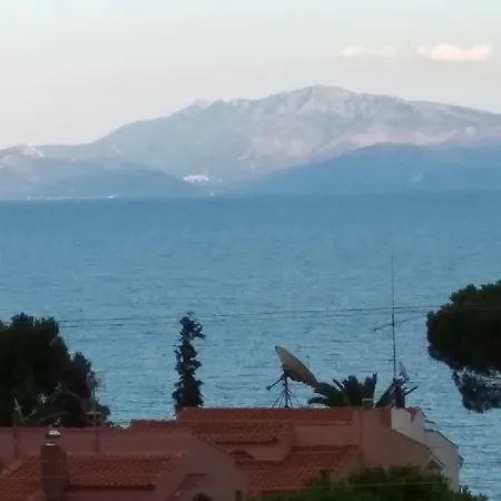 Panoramic View And Sandy Beach شقة